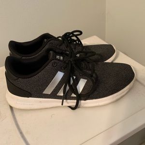 Mike sneaker size 7 1/2